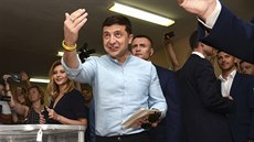 Ukrajinský prezident Volodymyr Zelenskyj poté, co v Kyjev odvolil.