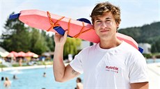 Tiadvacetiletý Alexandr Baro dlá plavíka na brnnské Riviée druhou sezonu,...