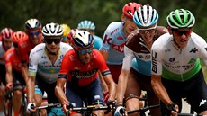 Roman Kreuziger (zprava), Romain Bardet a Vincenzo Nibali v úniku 15. etapy...