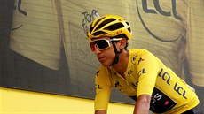 LUTÝ MU. Egan Bernal na startu 20. etapy Tour.