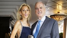 Jennifer Wade a John Cleese