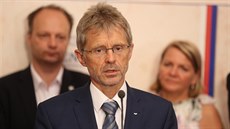 Senátor a místopedseda ODS Milo Vystril na tiskové konferenci po jednání...