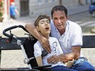 Milo Svoboda se star o svho patnctiletho syna Davida, kter je od t let...