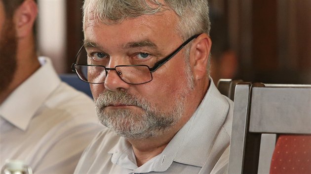 Bývalý náměstek primátorky Jaromír Kalina v neděli večer svým stranickým kolegům z KDU-ČSL oznámil, že jeho podpis pod koaliční smlouvou neplatí.