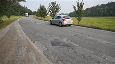 Mezi Zhoří a křižovatkou u Stáje začíná první etapa oprav rozbité silnice...