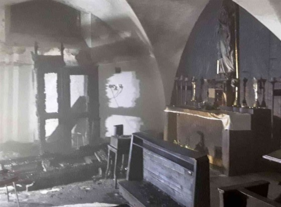 V chotěbořském kostele vzplála zpovědnice, škoda je přes milion (3. srpna 2019).
