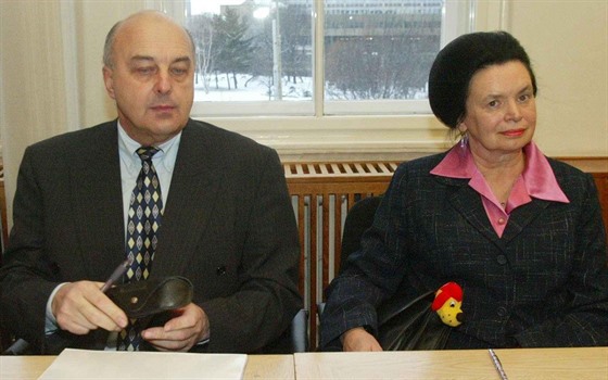 Ivo Svoboda a Barbora Snopková u soudu