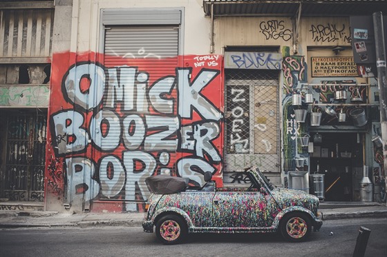 Mini jedou spanilou j�zdu Evropou z Ath�n do Bristolu. Na skok se zastavila v...