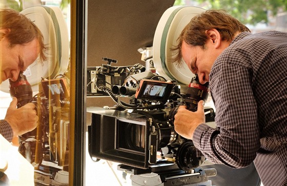 Quentin Tarantino bhem natáení filmu Tenkrát v Hollywoodu.