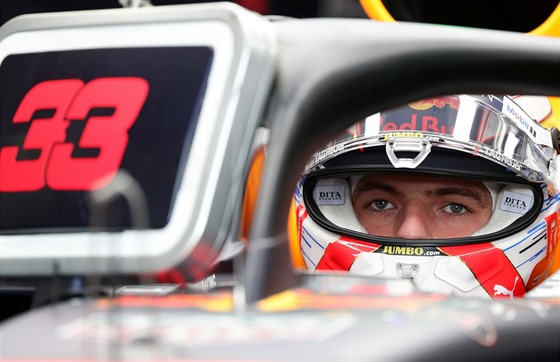 Max Verstappen pi tréninku na Velkou cenu Maarska formule 1.