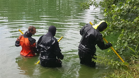 Poheovanou enu nali policisté zavradnou v rybníku Peklo nedaleko Habr na Havlíkobrodsku.