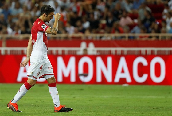 Cesc Fábregas z Monaka opoutí jeden ze zápas pedasn kvli ervené kart.