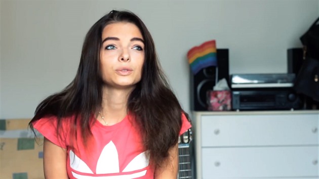 Youtube lesbická sexuální scéna