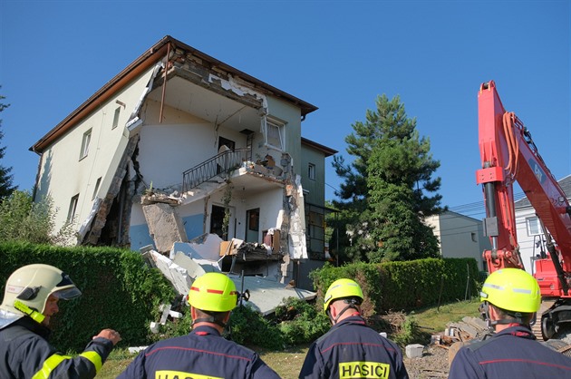 Dm ve Strahovicích na Opavsku po výbuchu. (8. srpna 2019)