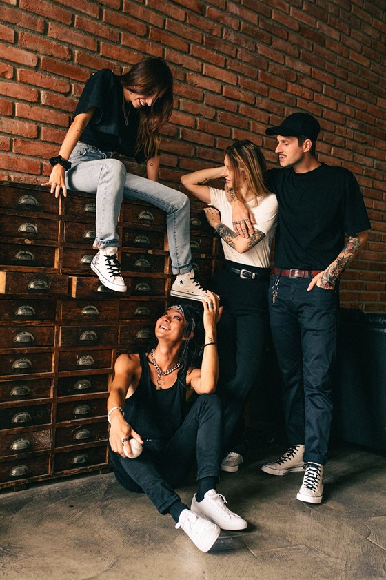 Fotograf Spoony - Klára Tesařová, Linda Exnar, Benjamin Buttler, Pierre XO Fotograf Spoony - Klára Tesařová, Linda Exnar, Benjamin Buttler, Pierre XO