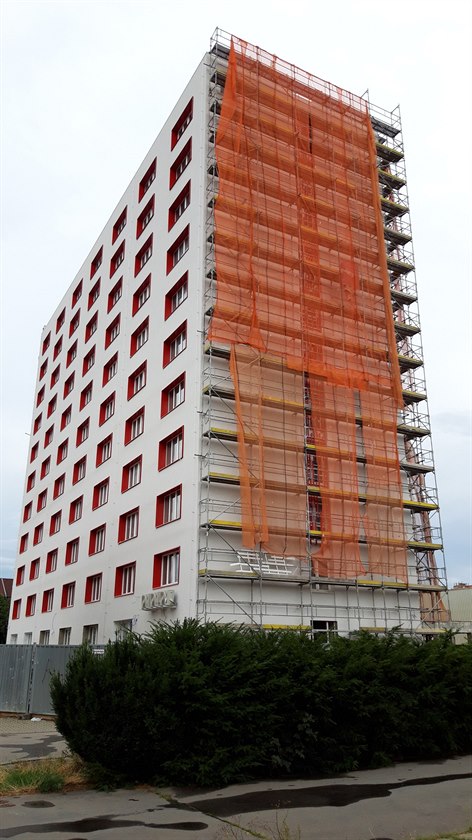 Rekonstrukce hotelu na Sídliti Solidarita