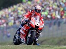 Andrea Dovizioso z týmu Ducati bhem závodu MotoGP v Brn.