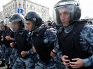Stovky policist zasahovaly proti demonstraci za povolení úasti opozice ve...