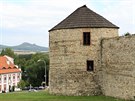 Mstsk hrady v Lounech u ateck brny, v pozad barokn pitl