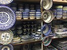 Marocké nádobí na trhu v Casablance.