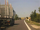 Nebezpené pedjídní kamionu na výjezdu ze Znojma
