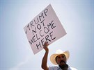 Trump v El Pasu kritizoval demokraty a elil protestm, obti ho odmítly