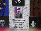 Patrik Štěpánek je pohřben u svého rodného domu v Mokrouších. Pomník nechal...
