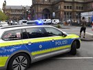 Policejní auto ped centrálním nádraím ve Frankfurtu nad Mohanem (2. srpna...
