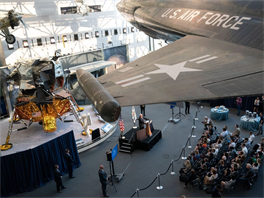 Výstavu představil americký viceprezident Mike Pence 16. července 2019.