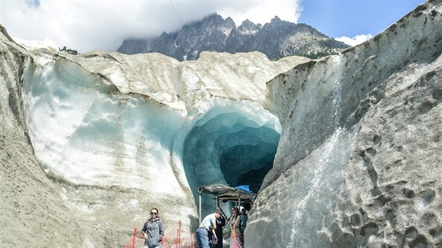 Ledovec Mer de Glace ustoup kad rok o destky metr (erven 2019)