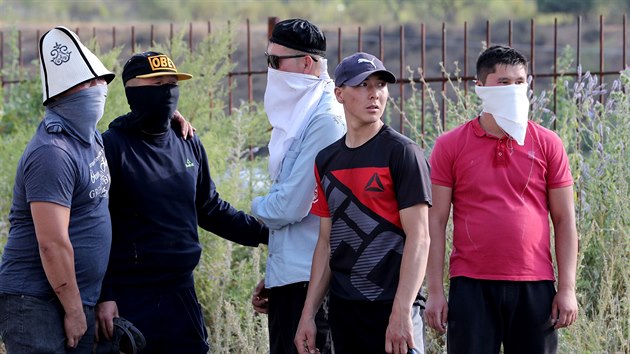 Policie dva dny oblhala Atambajevovu rezidenci u Bikeku, kde ho brnila a tiscovka jeho pvrenc. (8. srpna 2019)