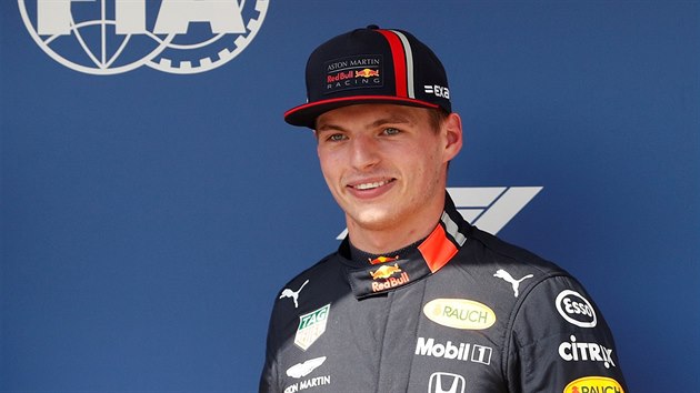 Max Verstappen z tmu Red Bull Racing Honda pzuje s ocennm pro nejrychlejho jezdce kvalifikace na Velkou cenu Maarska.