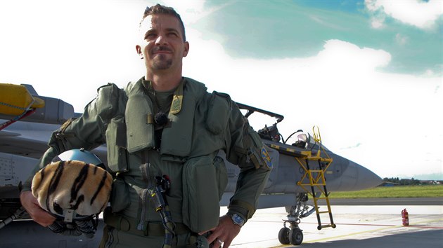Pilot gripenu a velitel �esk�ho kontingentu v Estonsku Pavel �Speedy� Pavl�k