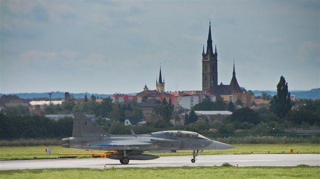 Letoun Gripen na zkladn v slavi