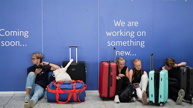 Pracujeme na nem novm, hls reklama British Airways za zdy natvanch cestujcch, kte zstali uvznni na letiti kvli kolapsu IT systmu. (9. srpna 2019)