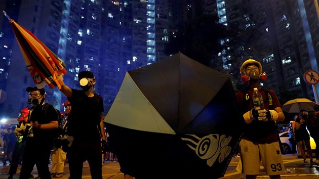 Protesty v ulicch Hong Kongu se pesunuly i do rezidenn tvrti Wong Tai Sin. (4. srpna 2019)