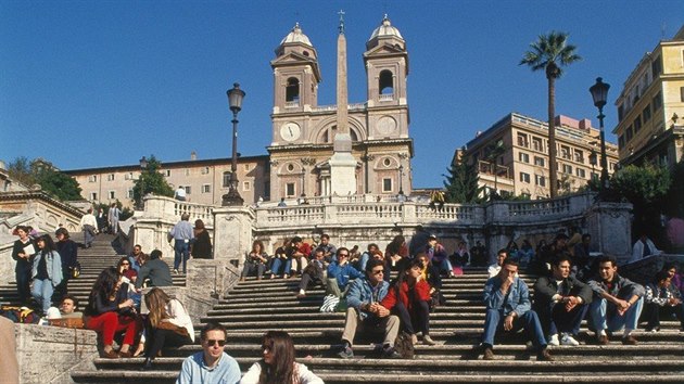 msk mstsk policie zakzala sedt na panlskch schodech, kter stoupaj z nmst Piazza di Spagna. (7. srpna 2019)