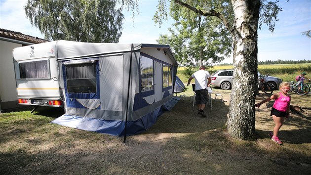 Na karavanech oceuj jejich obyvatel pevn zzem a monost vlastnho vaen. asto pak sednou na kola a vyrej na vlety do okol.