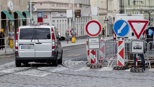 Kiovatka I. P. Pavlova, kde idii ignoruj zkaz vjezdu. (1. 8. 2019)