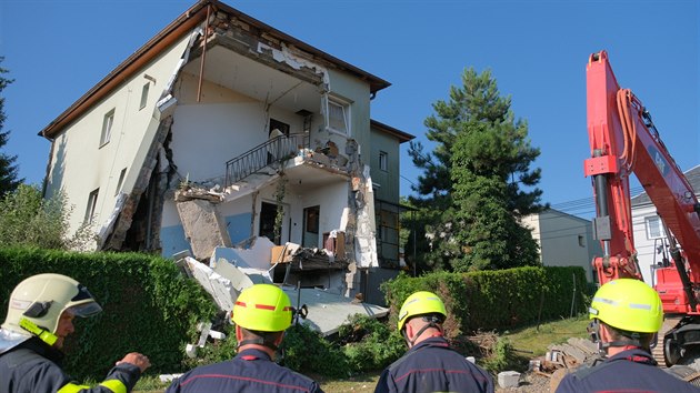 Dům ve Strahovicích na Opavsku po výbuchu. (8. srpna 2019)