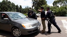 Mexická policie provádla v souvislosti s brutální vradou ve mst Uruapán...