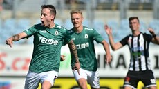 Jablonecký Jan Sýkora se raduje ze vst�eleného gólu proti �eským Bud�jovicím.
