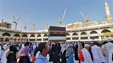 Statisíce muslim se sjely do saúdskoarabské Mekky na tradiní pou, modlili se...