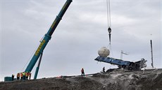 Hasi�i b�hem 52 hodin trvajícího nep�etr�itého zásahu postupn� odstranili...