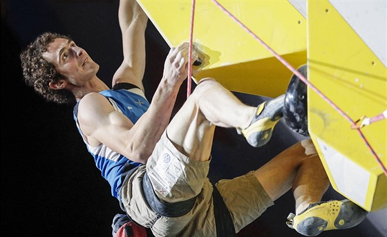 Adam Ondra si musí na olympijskou premiéru ve sportovním lezení musí rok pokat. Ilustraní snímek