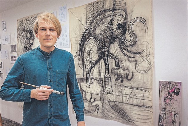 Mladý umělec Josef Zlamal má do 1. září výstavu svých obrazů v Galerii U...