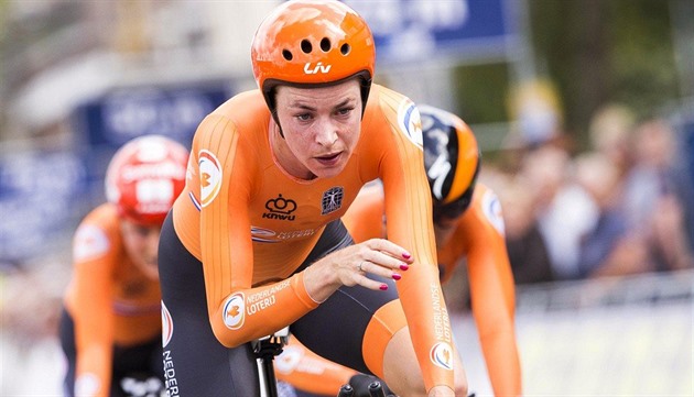 Cyklistka Pietersová dělá po zranění hlavy pokroky, stále ale nedokáže mluvit