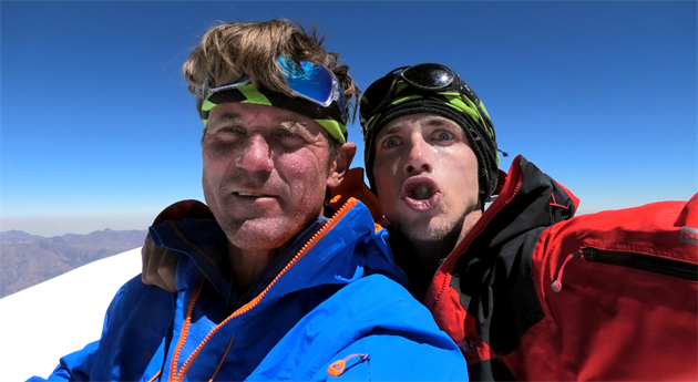 Marek Holeek (vlevo) a Radoslav Groh na vrcholu Huandoye