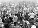 Podle oficiálních zdroj se hudebního festivalu Woodstock zúastnilo pes 400...
