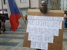 Jeden z astnk protestu proti takzvanmu duhovmu pochodu v Ostrav. (17....